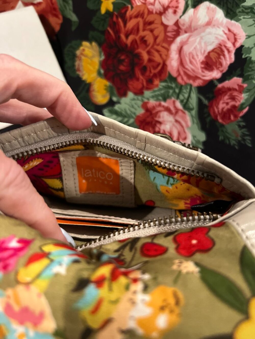 NWT Latico Cream Leather Braided Wristlet Clutch Wallet Floral Lining - Picture 5 of 6